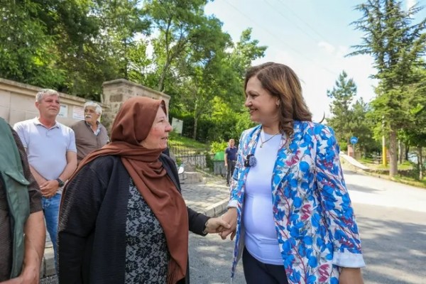 CHP'de Koltuk Kavgası AK Parti'de Hizmet Siyaseti Var! Burcu Köksal'dan Özel Ve Ekibine Sert Sözler